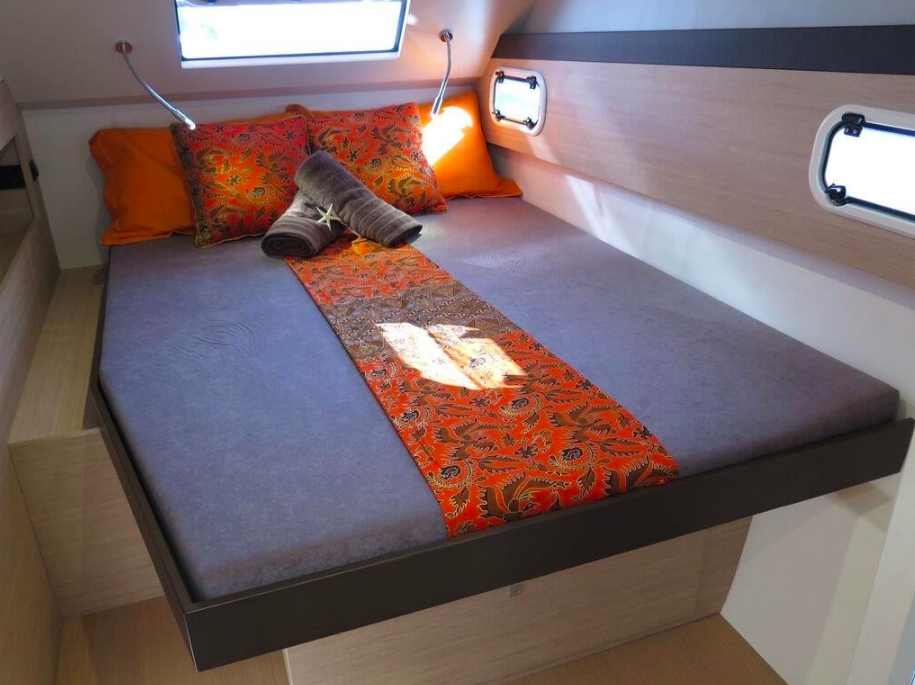 Bareboat Catamaran Bali 4.3 with watermaker & A/C photo 8