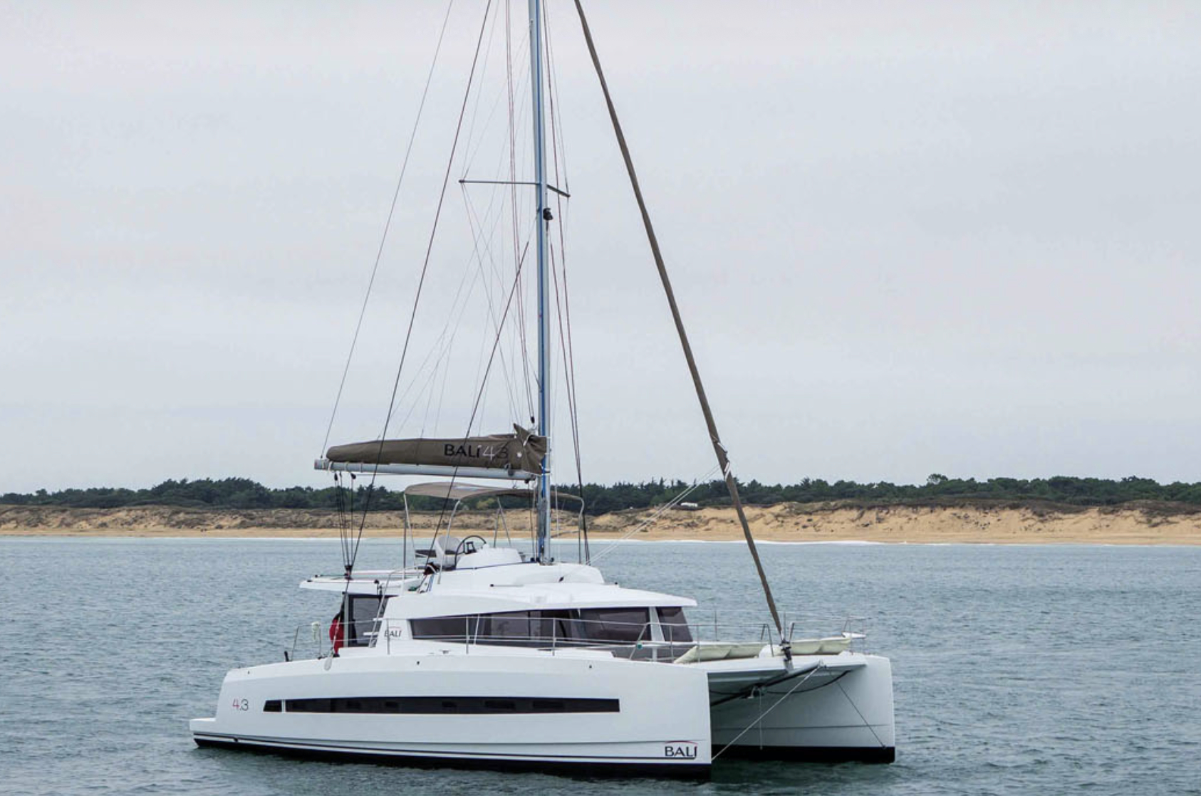 Bareboat Catamaran Bali 4.3