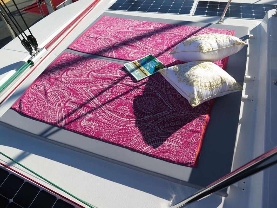 Bareboat Catamaran MANWE photo 4