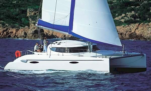 Bareboat Catamaran Lavezzi 40