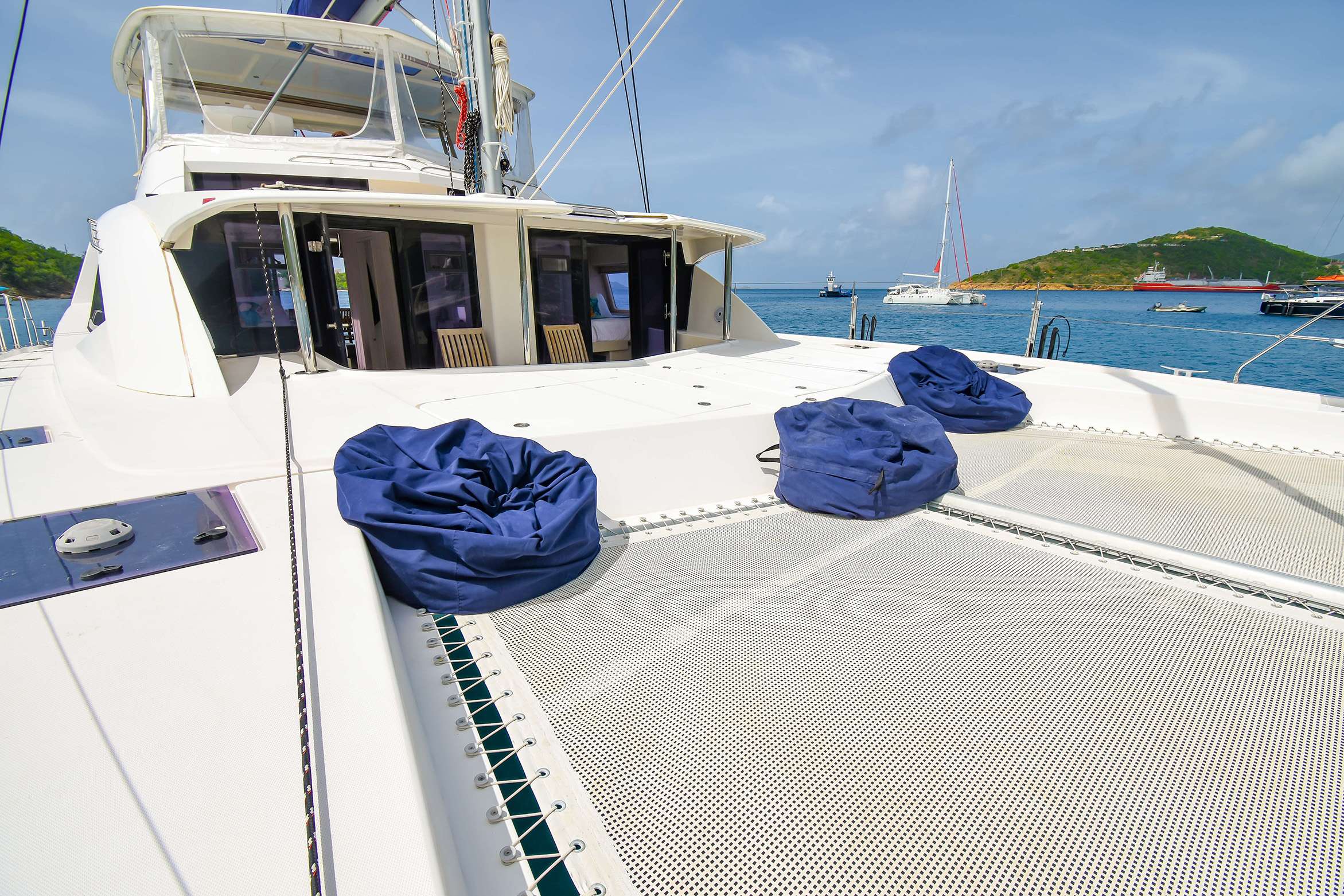 Crewed Catamaran BAREFOOT COWBOY photo 3