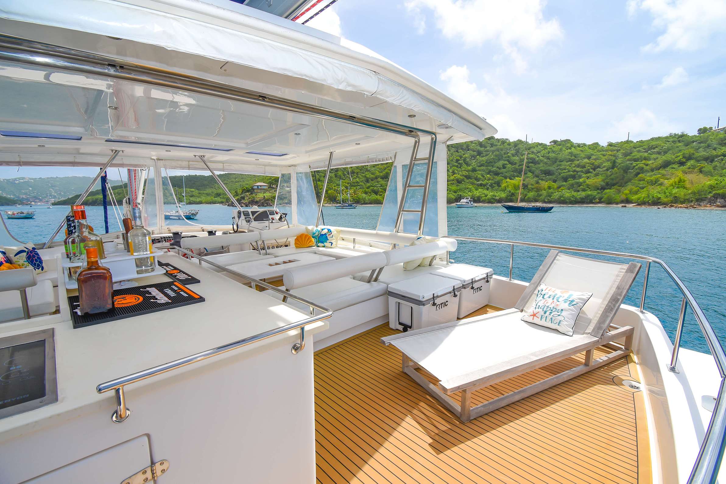 Crewed Catamaran BAREFOOT COWBOY photo 5