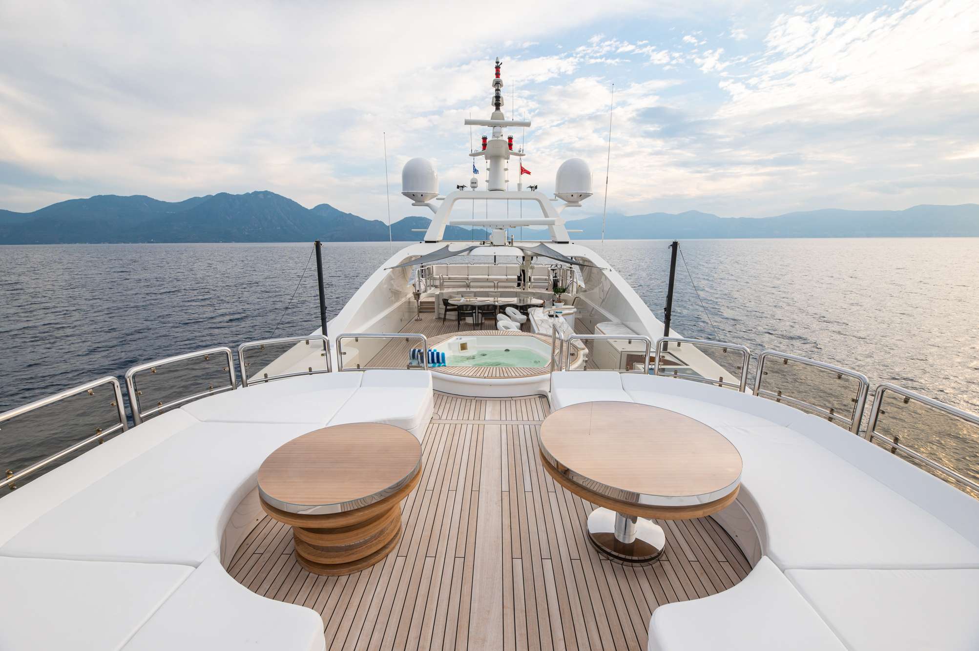 Luxury Crewed Motor Yacht BARENTS photo 4