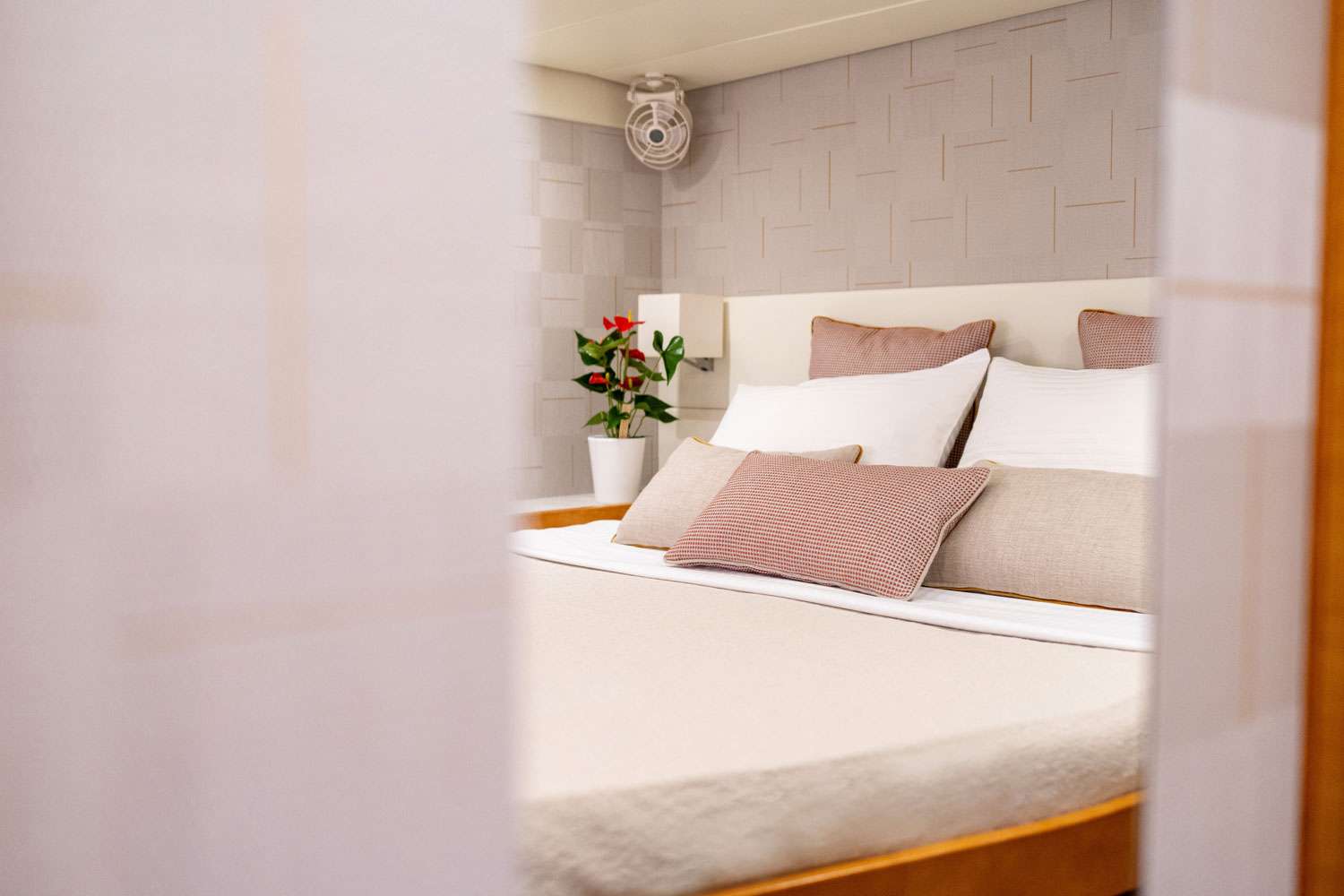 Crewed Catamaran BARON photo 6