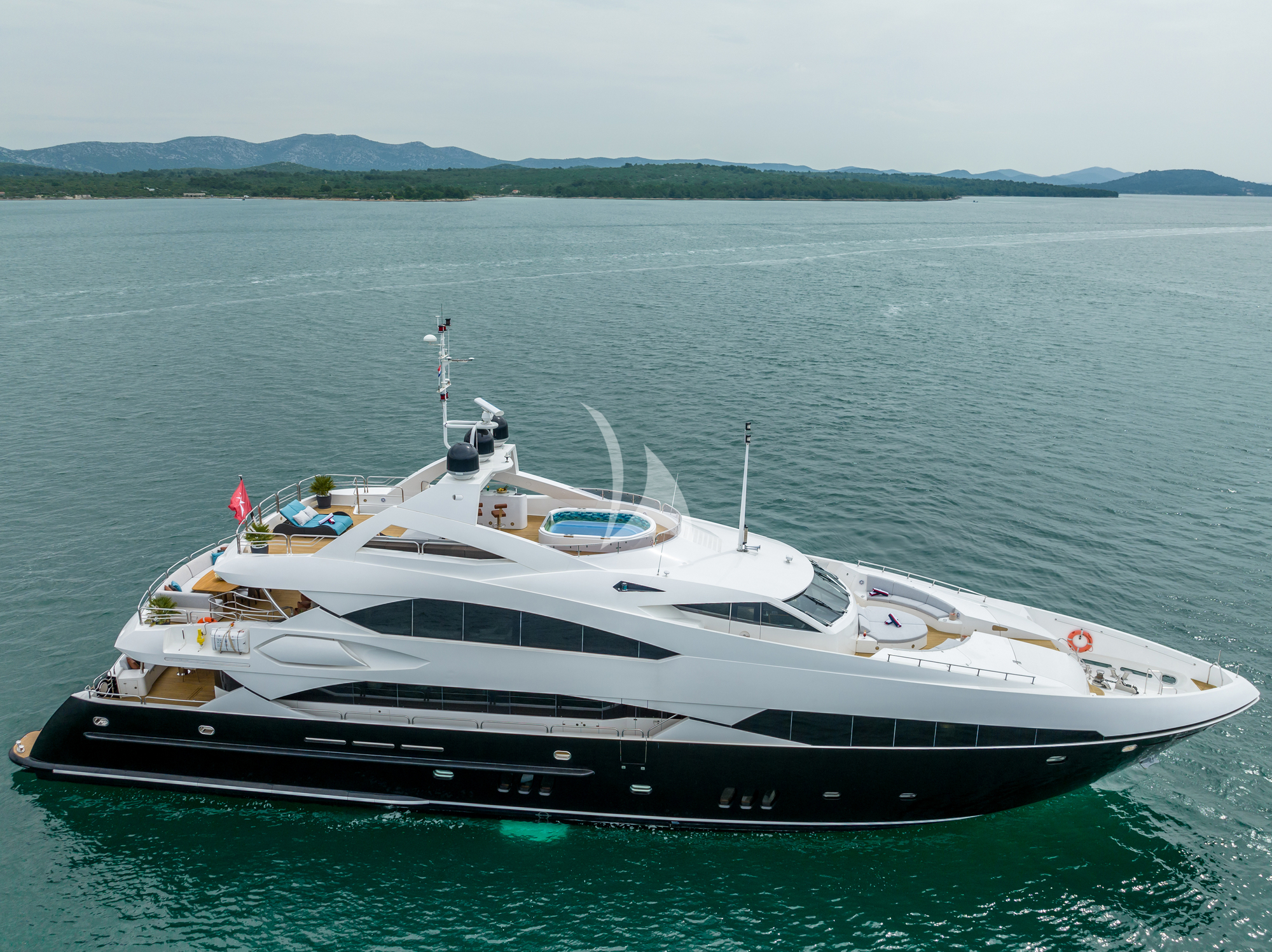 Luxury Crewed Motor Yacht KATARIINA I