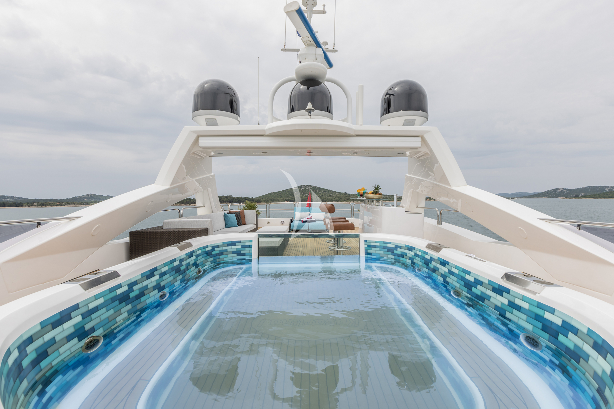 Luxury Crewed Motor Yacht KATARIINA I photo 7