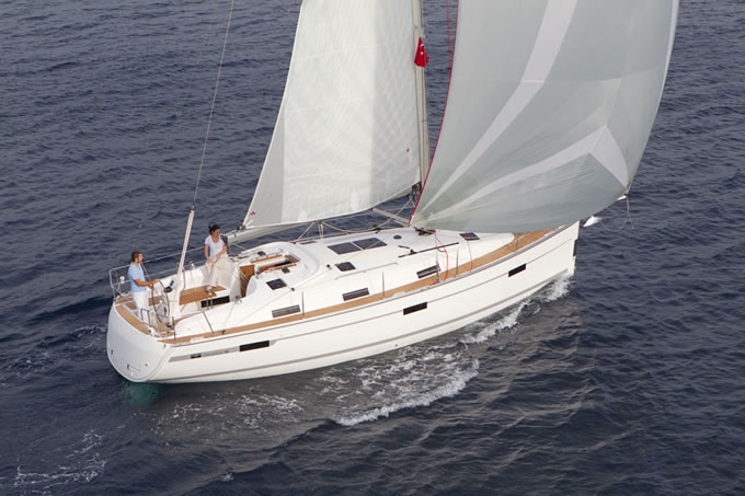 Bareboat Sailing Yacht Bavaria 36