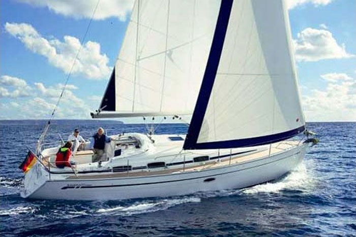 Bareboat Sailing Yacht Bavaria 37