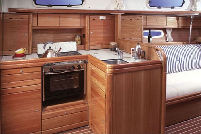 Bareboat Sailing Yacht Bavaria 37 photo 4