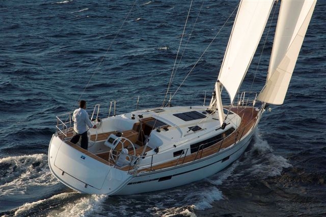 Bareboat Sailing Yacht Bavaria Cruiser 37