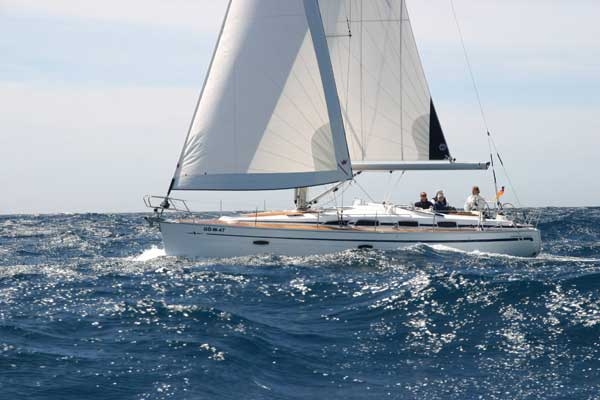 Bareboat Sailing Yacht Bavaria 40