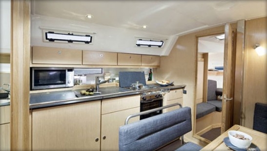 Bareboat Sailing Yacht Bavaria 40 photo 4