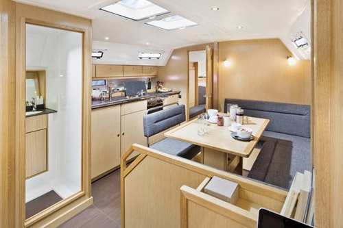 Bareboat Sailing Yacht Bavaria 40 photo 5