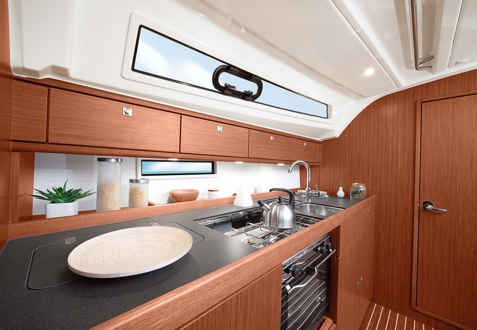 Bareboat Sailing Yacht Bavaria 41 Cruiser photo 5
