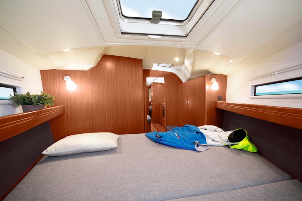 Bareboat Sailing Yacht Bavaria 41 Cruiser photo 6