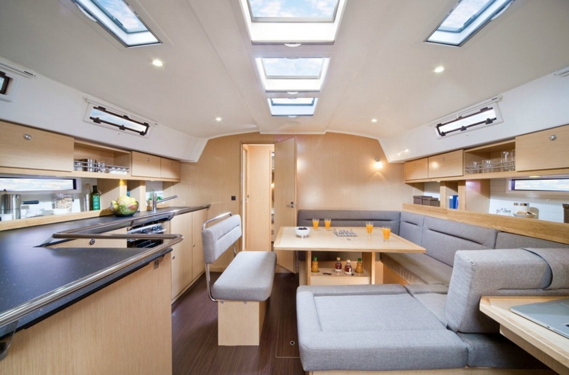 Bareboat Sailing Yacht Bavaria 45 photo 4