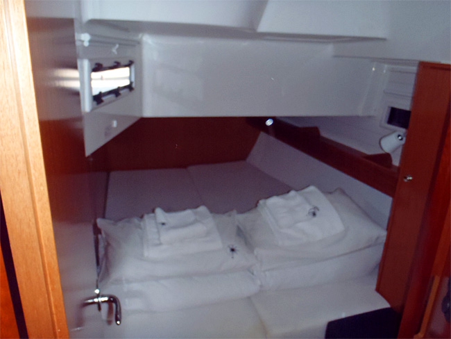 Bareboat Sailing Yacht Bavaria 45 photo 8