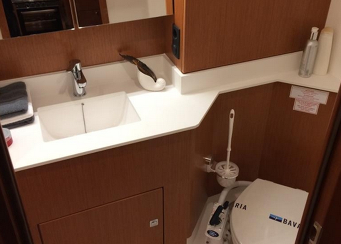 Bareboat Sailing Yacht Bavaria 45 (2018) photo 7