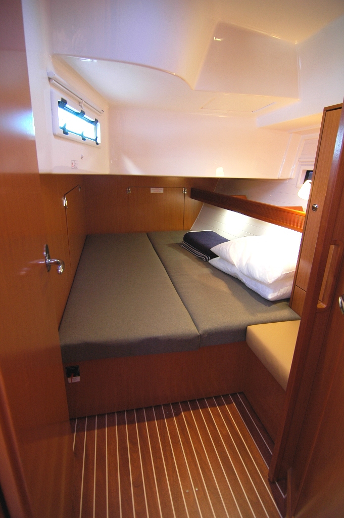 Bareboat Sailing Yacht Hydra photo 4