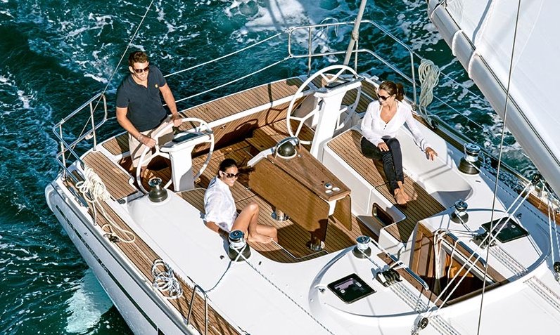 Bareboat Sailing Yacht Bavaria 45 photo 4