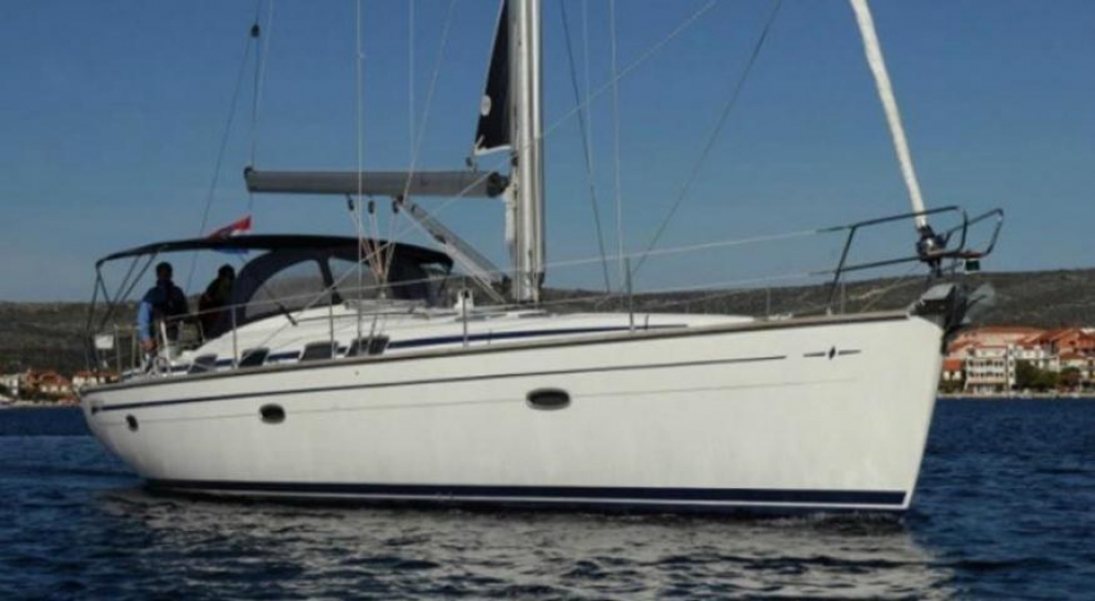 Bareboat Sailboat BAVARIA 46 photo 5