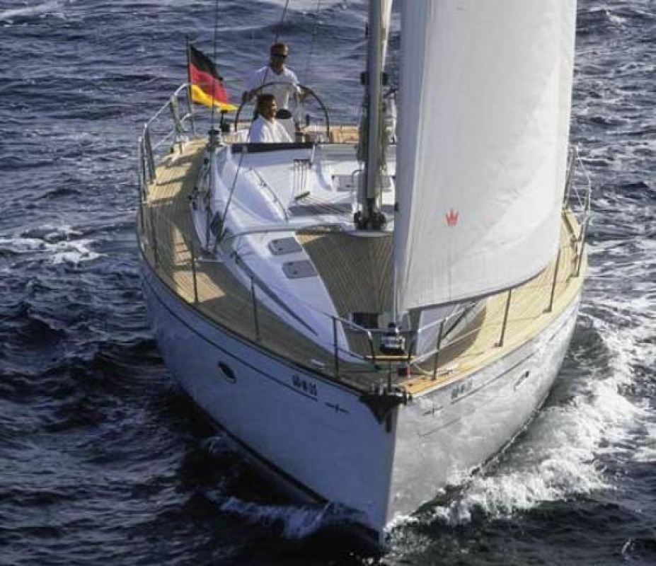 Bareboat Sailboat BAVARIA 46 photo 6