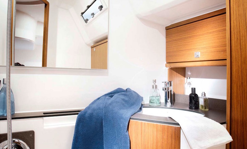 Bareboat Sailing Yacht Bavaria 46 Cruiser photo 6