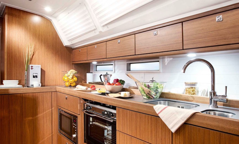 Bareboat Sailing Yacht Bavaria 46 Cruiser photo 4