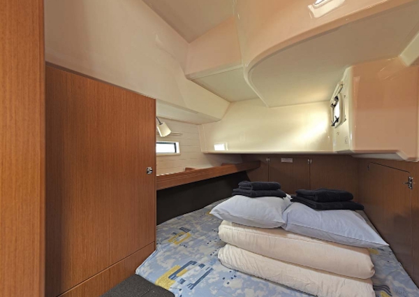 Bareboat Sailing Yacht Bavaria 46 Cruiser photo 5