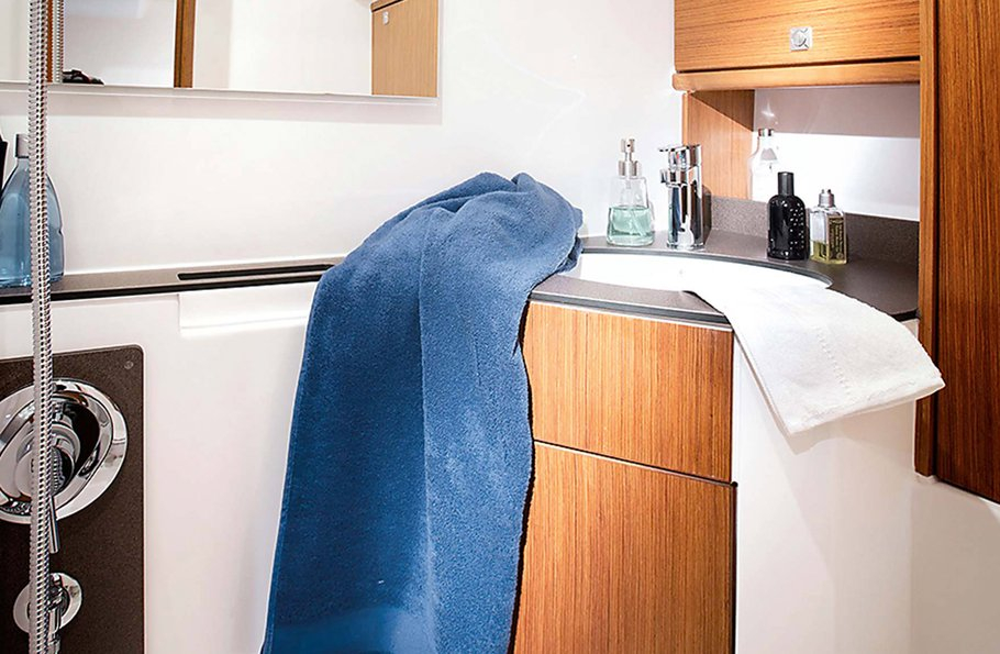 Bareboat Sailing Yacht Bavaria Cruiser 46 photo 4