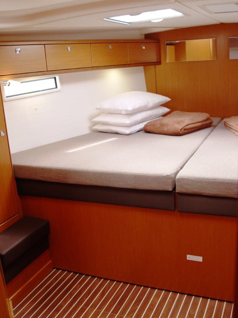 Bareboat Sailing Yacht Zedaron photo 8