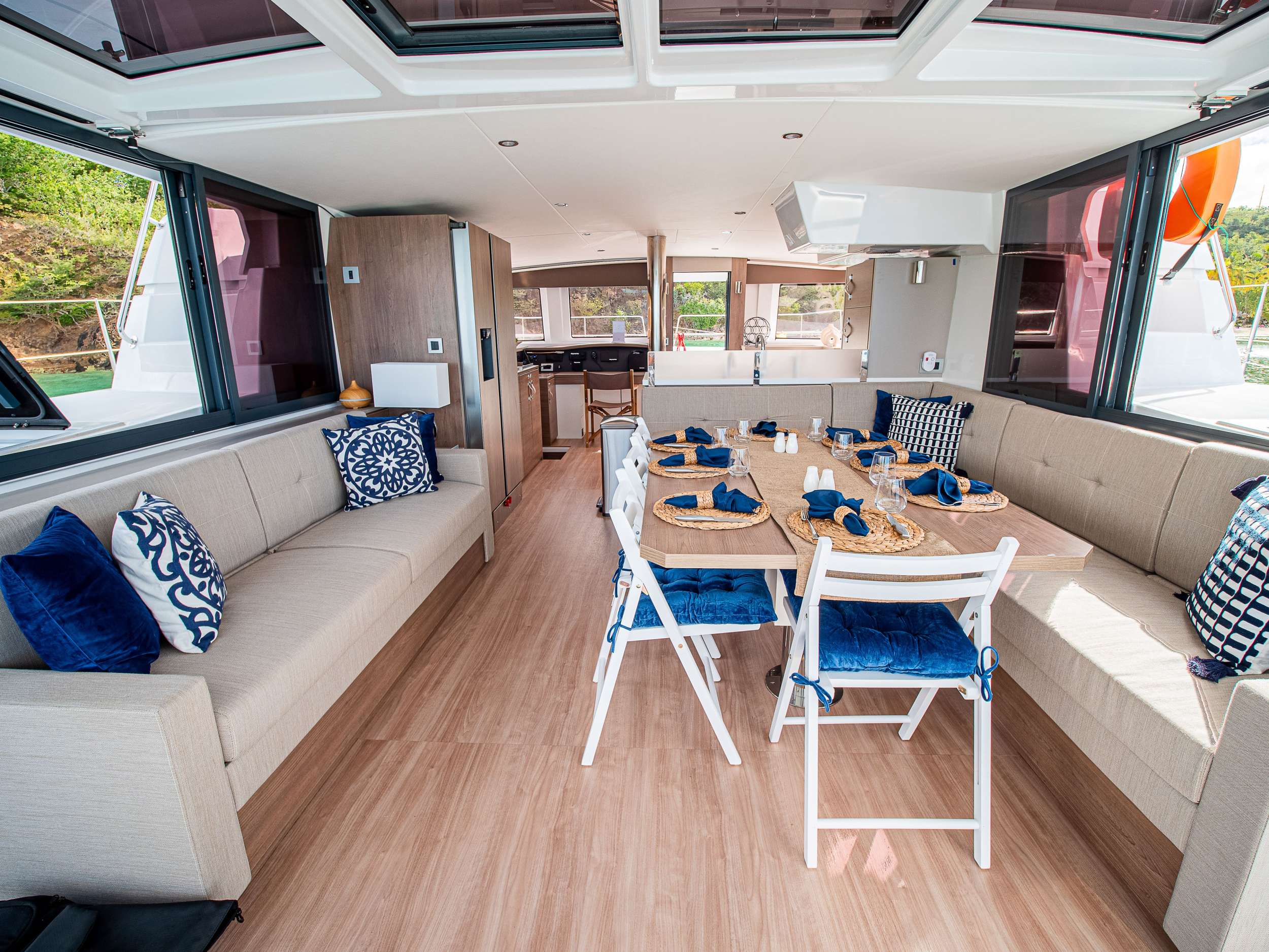 Crewed Catamaran BAVARIAN BLISS photo 6