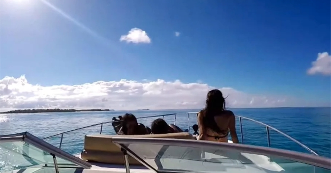 Bareboat Motor Yacht Bayliner 35 photo 4