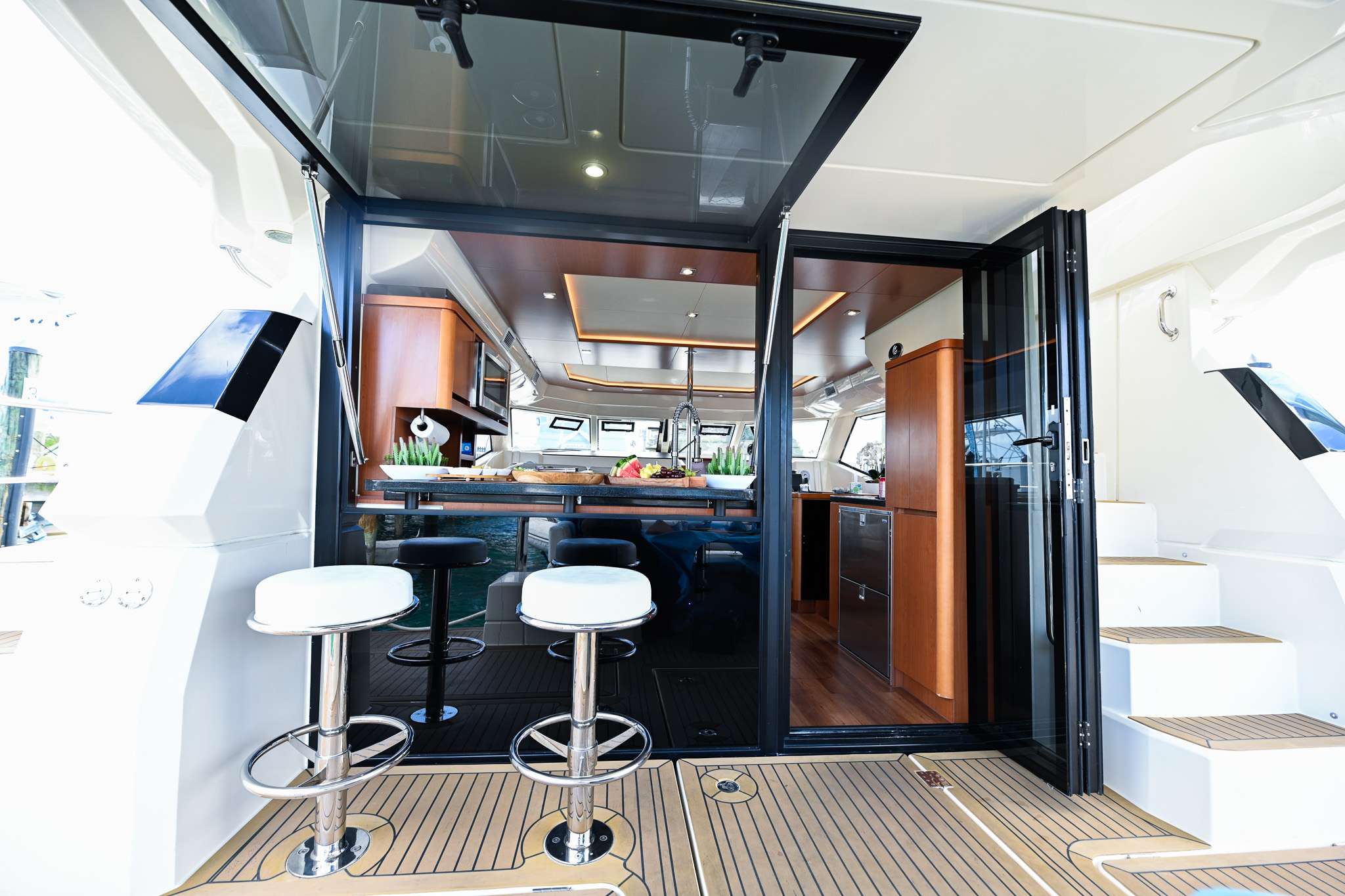 Luxury Crewed Catamaran BEACH BOOMER I photo 5