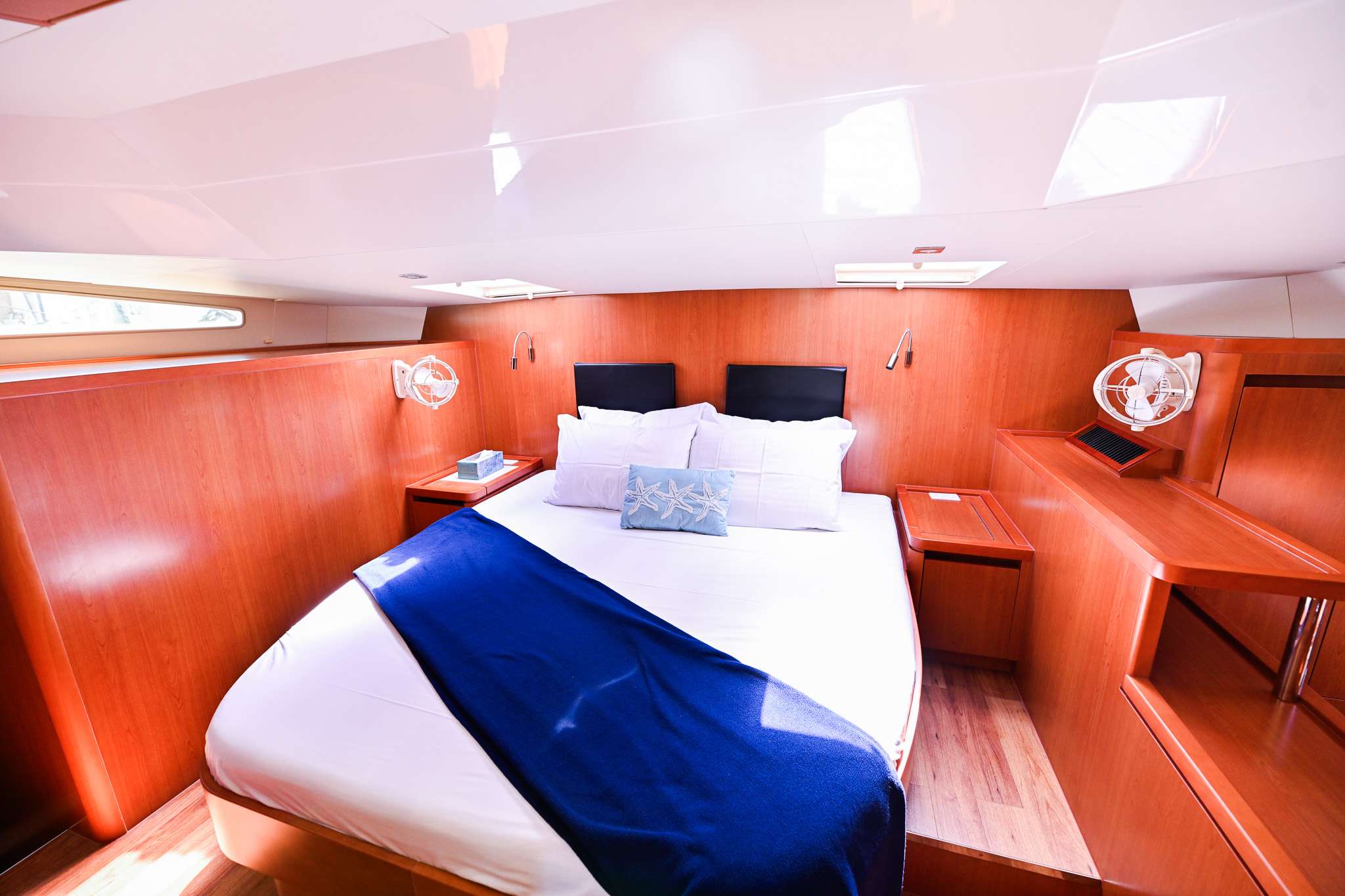 Luxury Crewed Catamaran BEACH BOOMER I photo 8