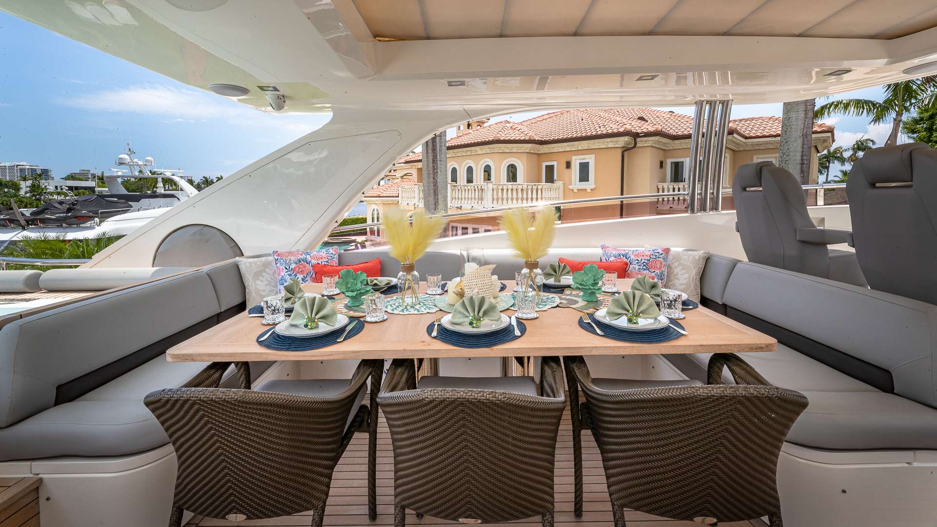 Luxury Crewed Motor Yacht BEACHFRONT II photo 5