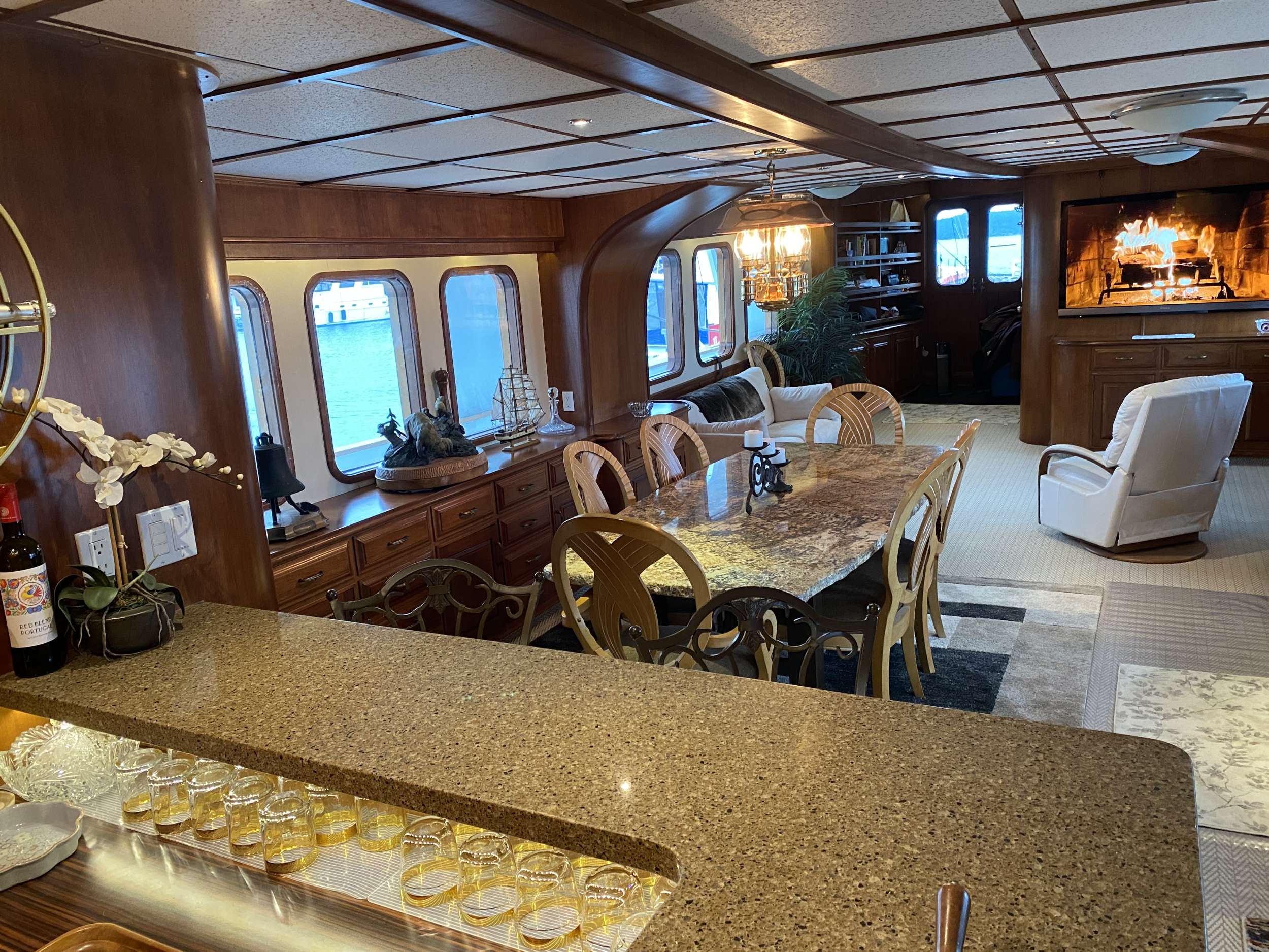 Crewed Motor Yacht BEAR PAW