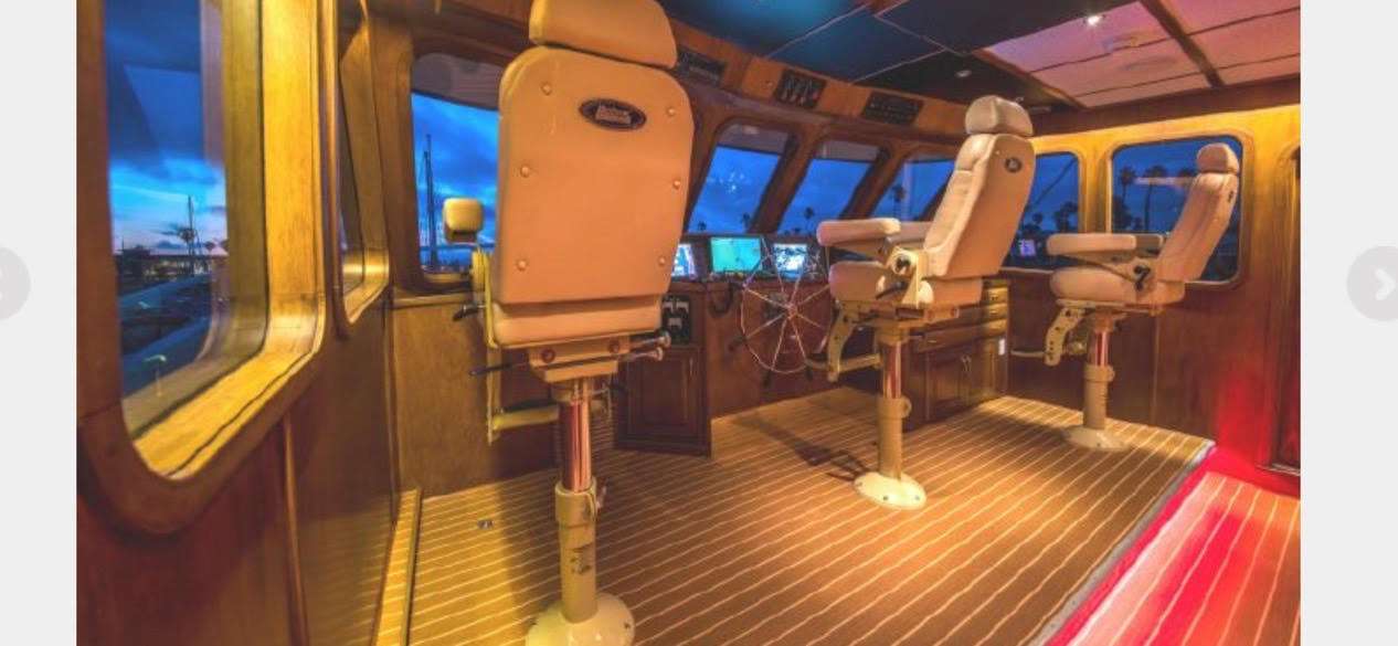 Crewed Motor Yacht BEAR PAW photo 4