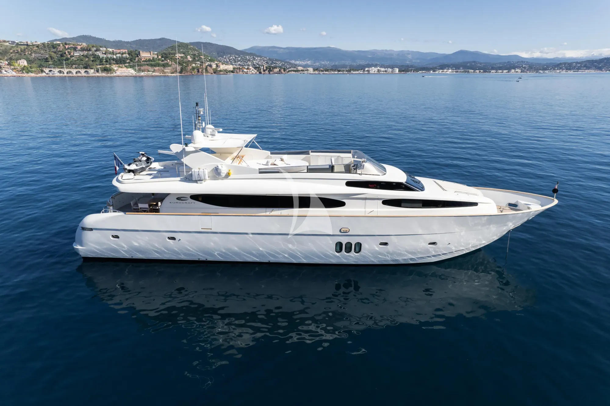 Crewed Motor Yacht BEIJA FLORE photo 3