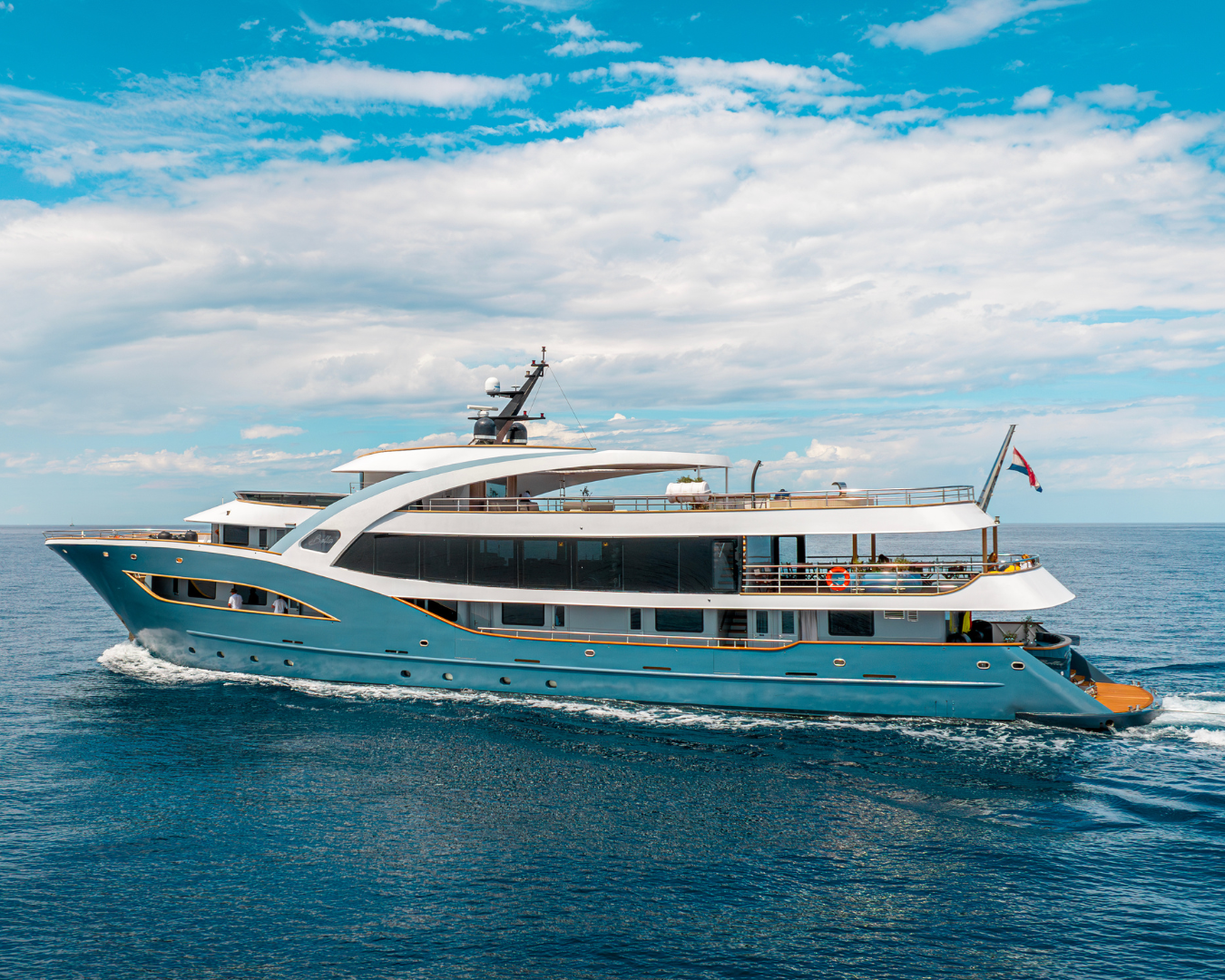 Crewed Motor Yacht BELLA photo 3