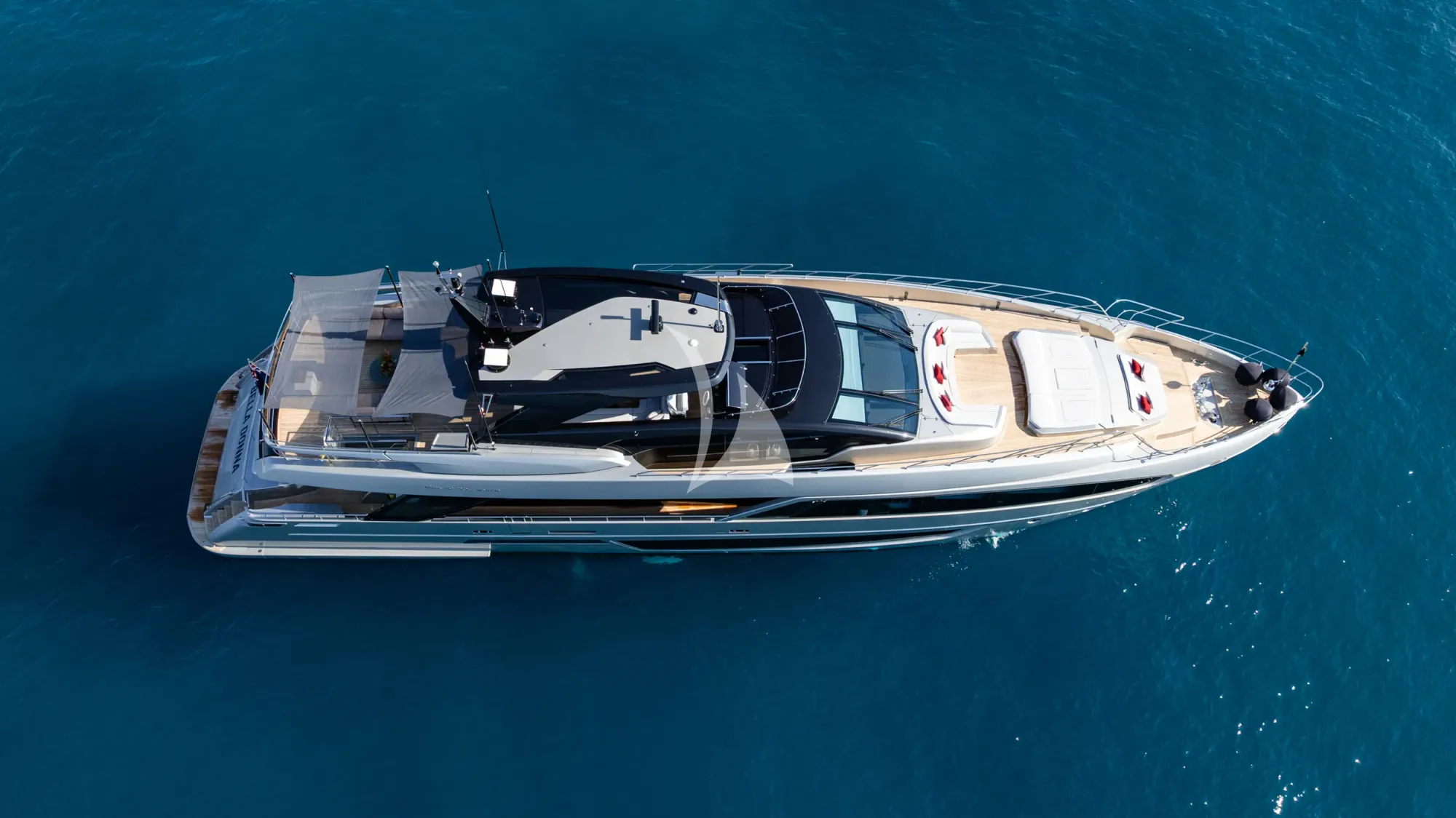 Luxury Crewed Motor Yacht BELLA DONNA photo 5