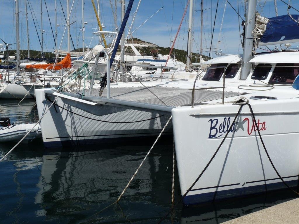Bareboat Catamaran BELLA VITA photo 8