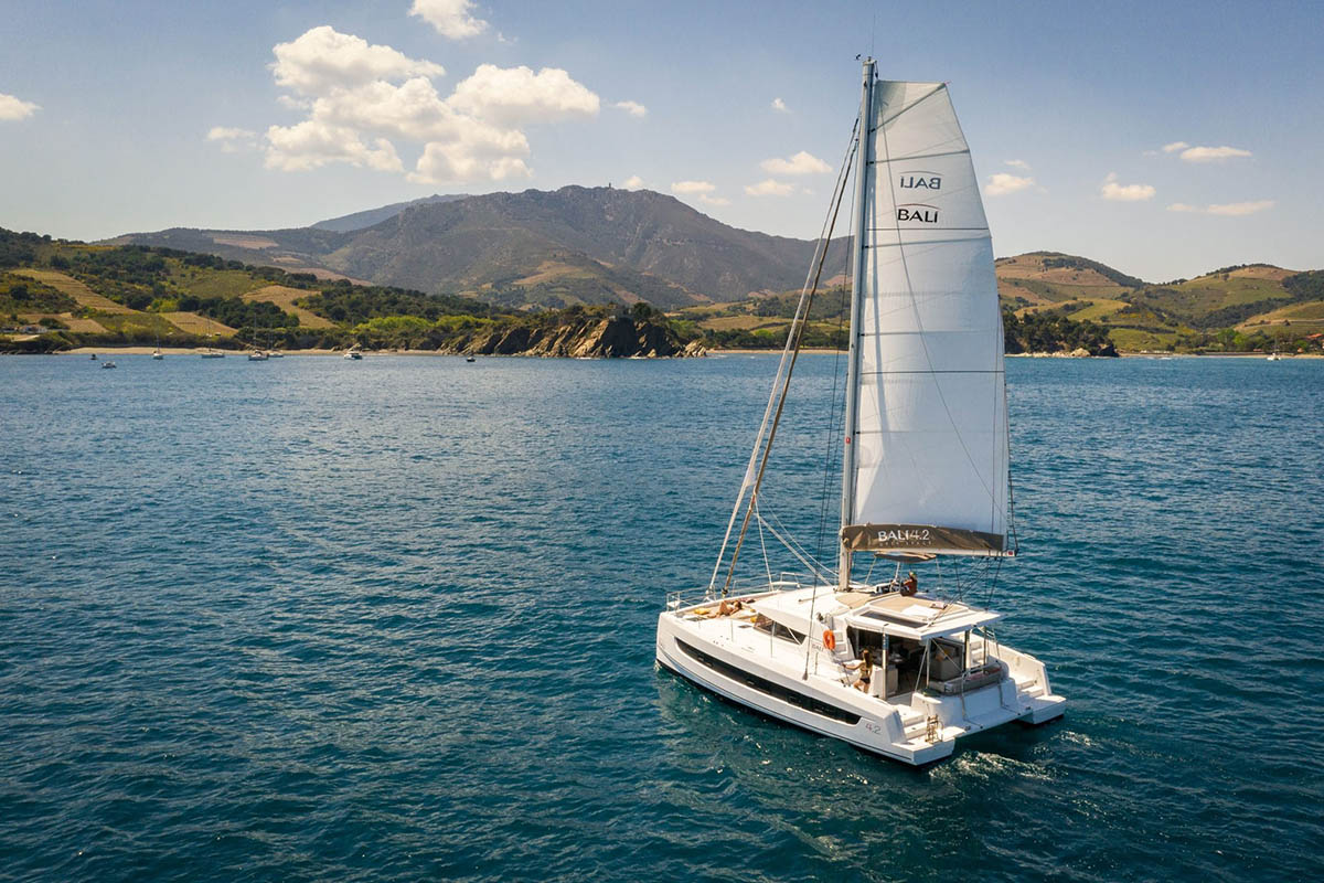 Bareboat Catamaran BELLA LUNA photo 3
