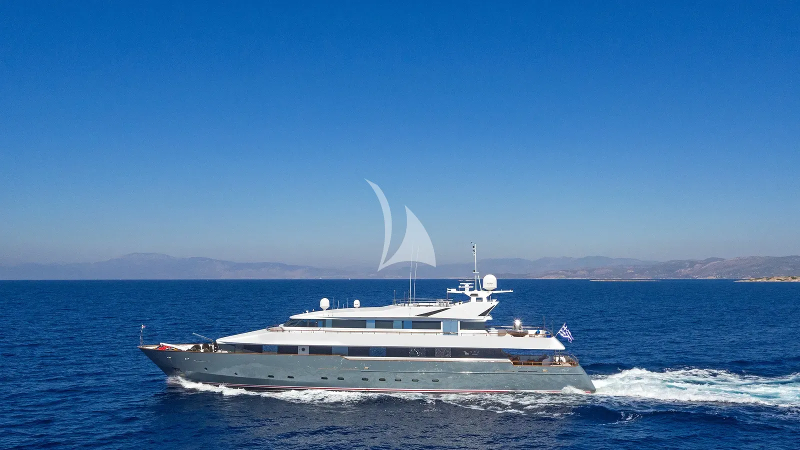 Luxury Crewed Motor Yacht BELLA STELLA photo 3