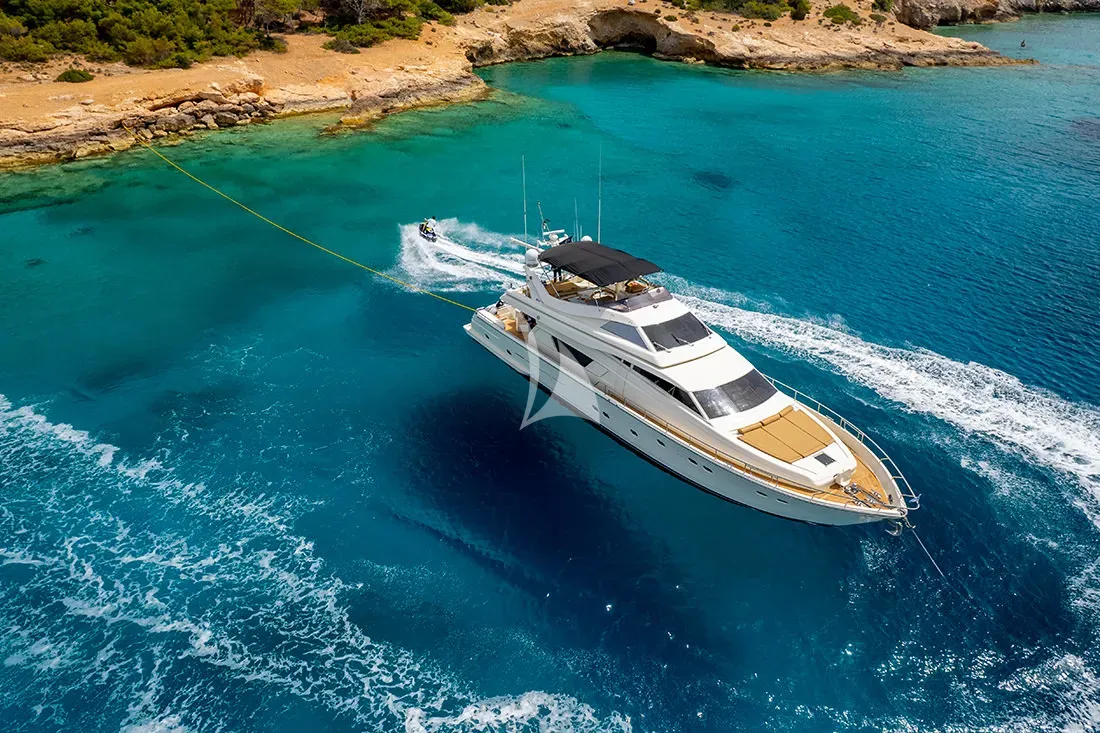 Crewed Motor Yacht BELLAS BOY photo 6