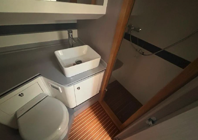 Crewed Motor Yacht BENMA photo 7