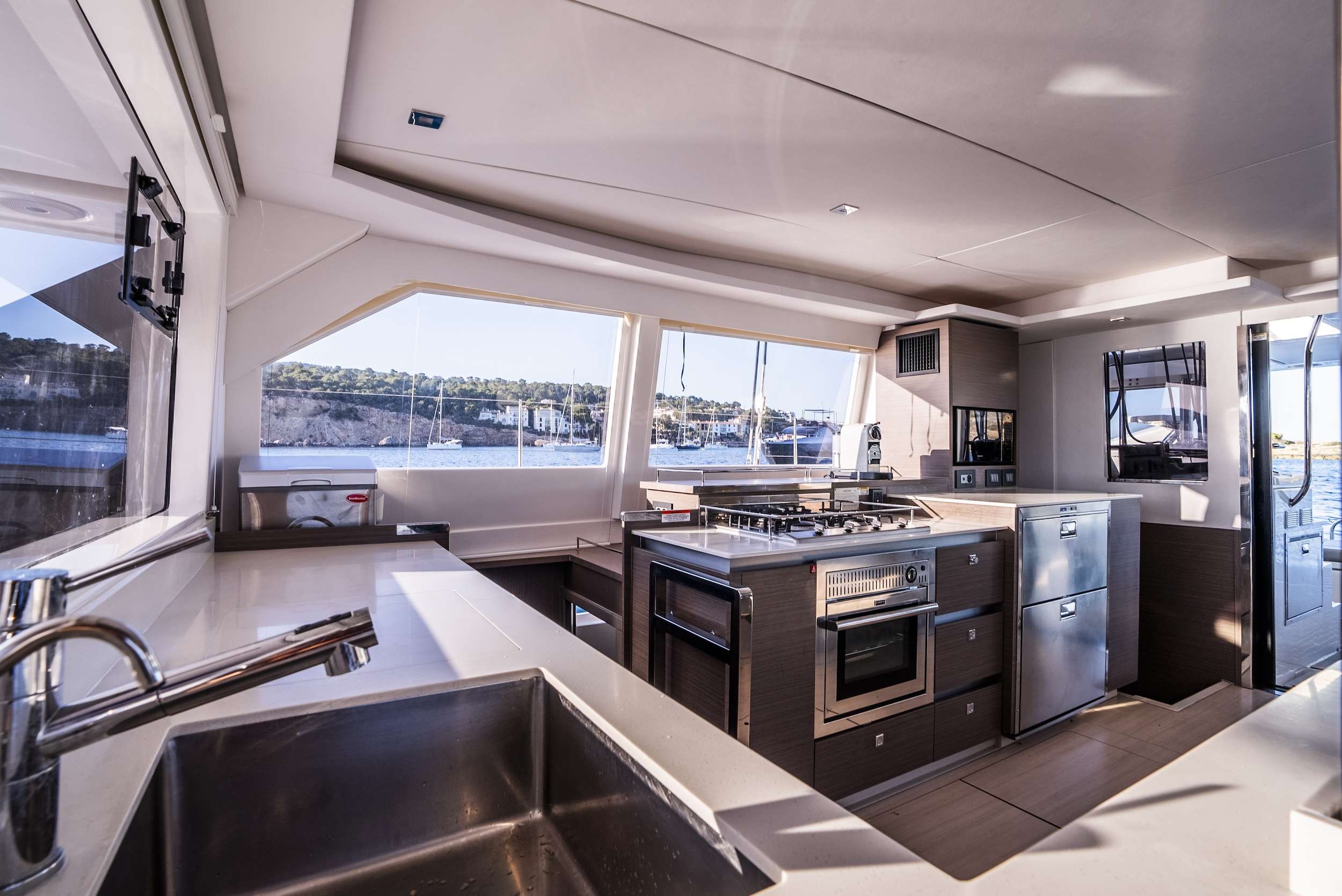 Crewed Catamaran BERESHIT photo 8