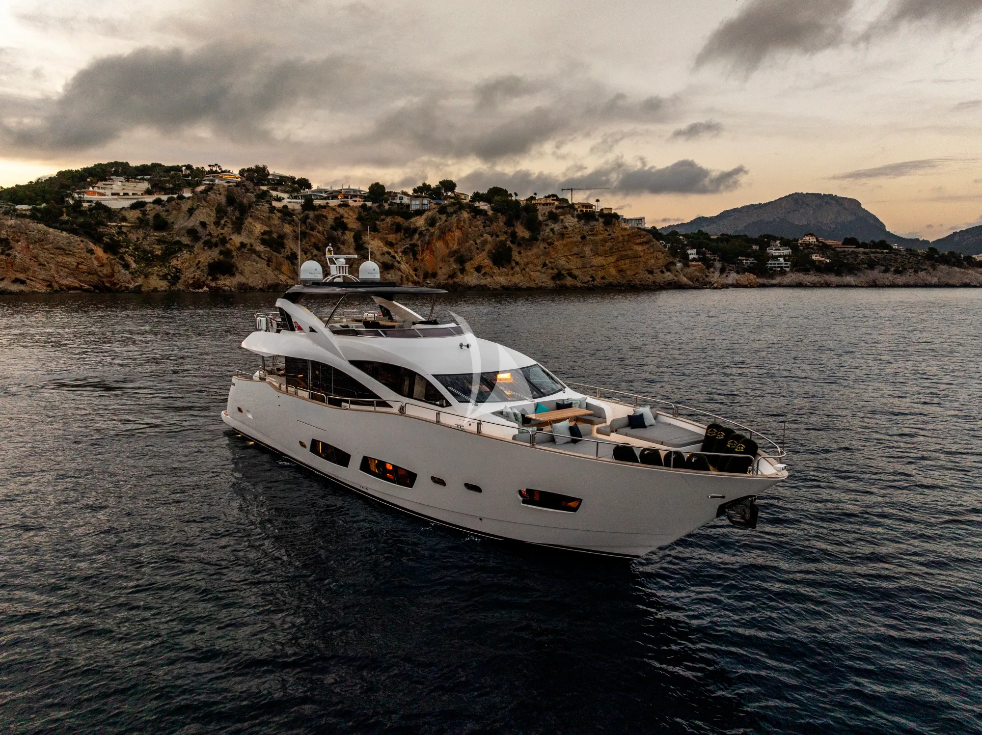 Luxury Crewed Motor Yacht BEST OF ME photo 5