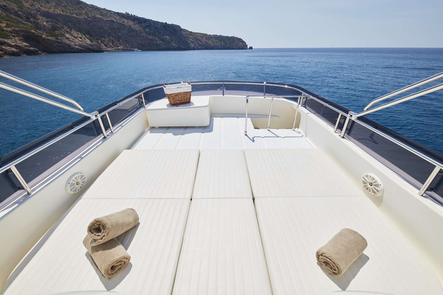 Luxury Crewed Motor Yacht BEST OFF photo 5