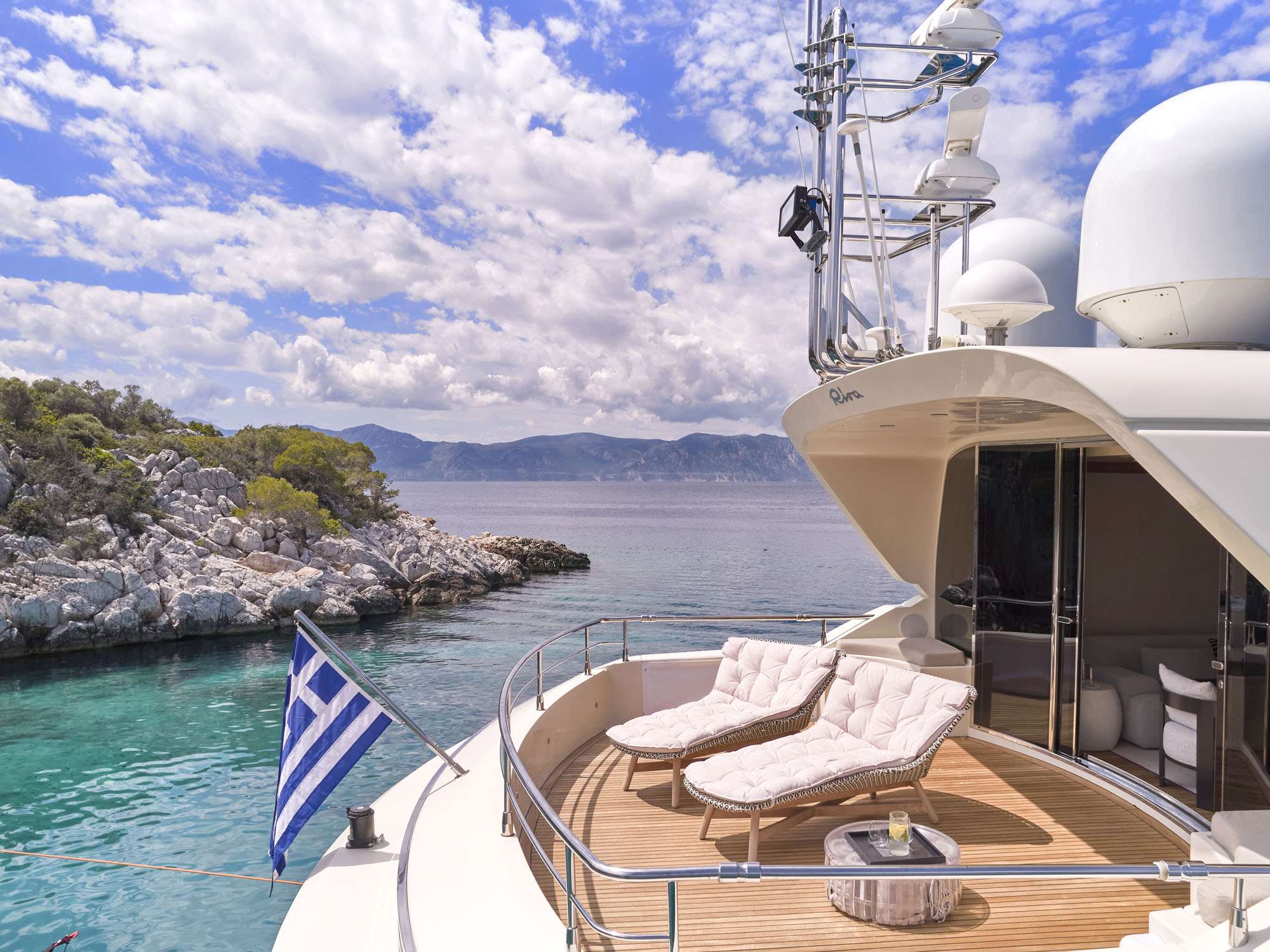 Crewed Motor Yacht BEYOND photo 6